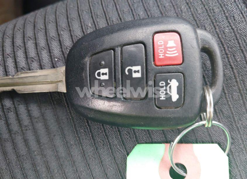 Photo 11 of 2016 Toyota Camry LE/SE/XLE/XSE (VIN 4T1BF1FK3GU154108)