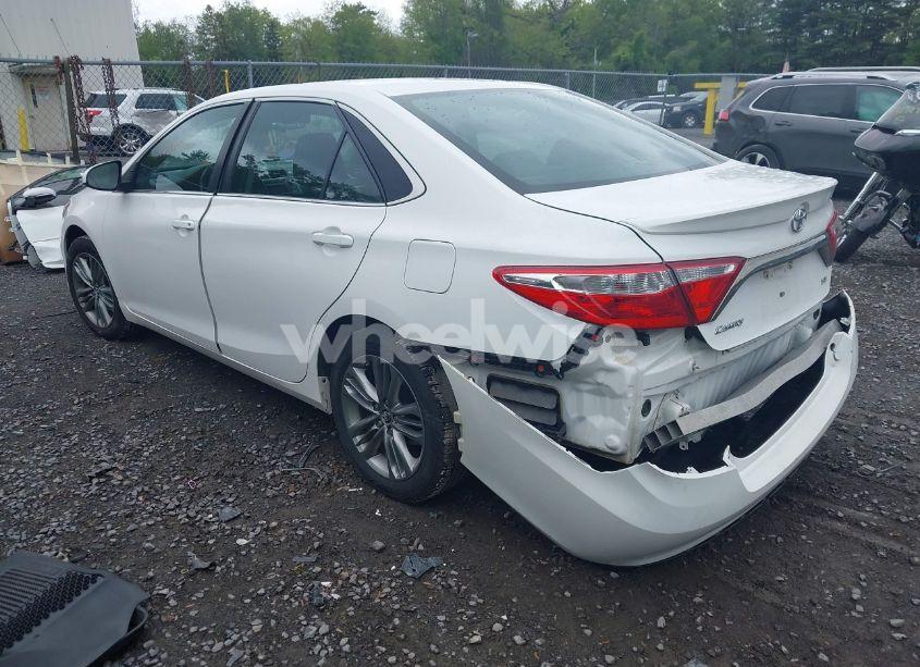 Photo 3 of 2016 Toyota Camry LE/SE/XLE/XSE (VIN 4T1BF1FK3GU154108)