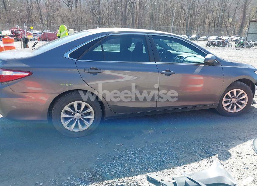 Photo 14 of 2016 Toyota Camry LE (VIN 4T1BF1FK3GU169062)