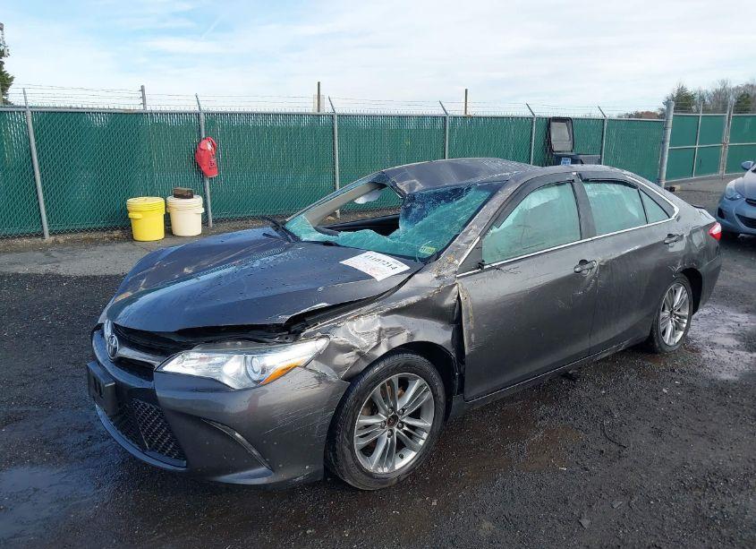 Photo 2 of 2016 Toyota Camry SE (VIN 4T1BF1FK3GU188887)