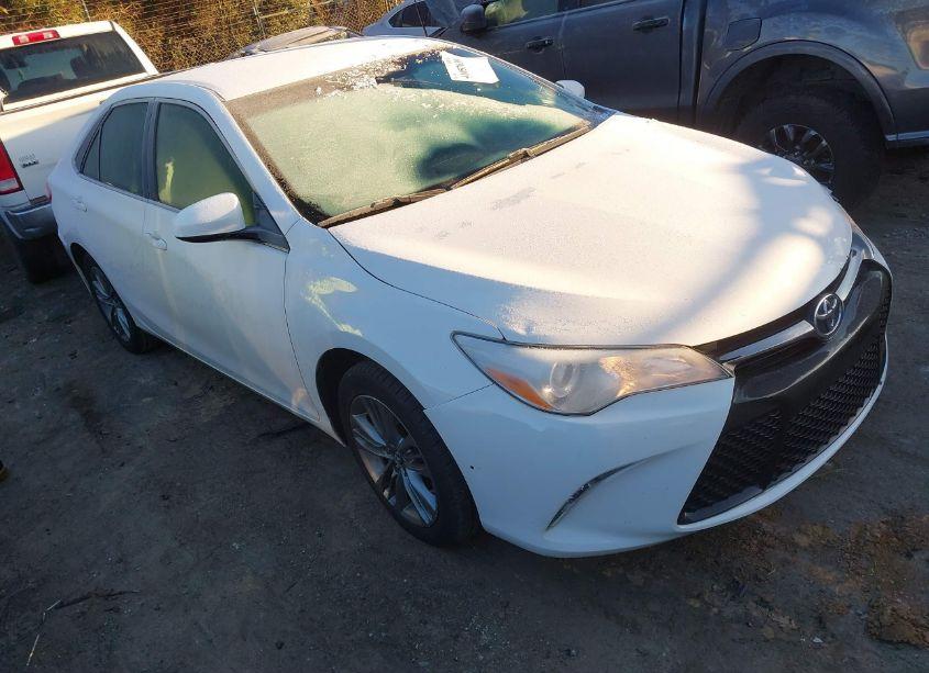 2016 Toyota Camry SE (VIN 4T1BF1FK3GU191255) main photo