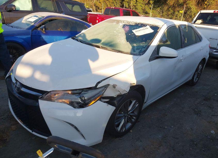Photo 2 of 2016 Toyota Camry SE (VIN 4T1BF1FK3GU191255)