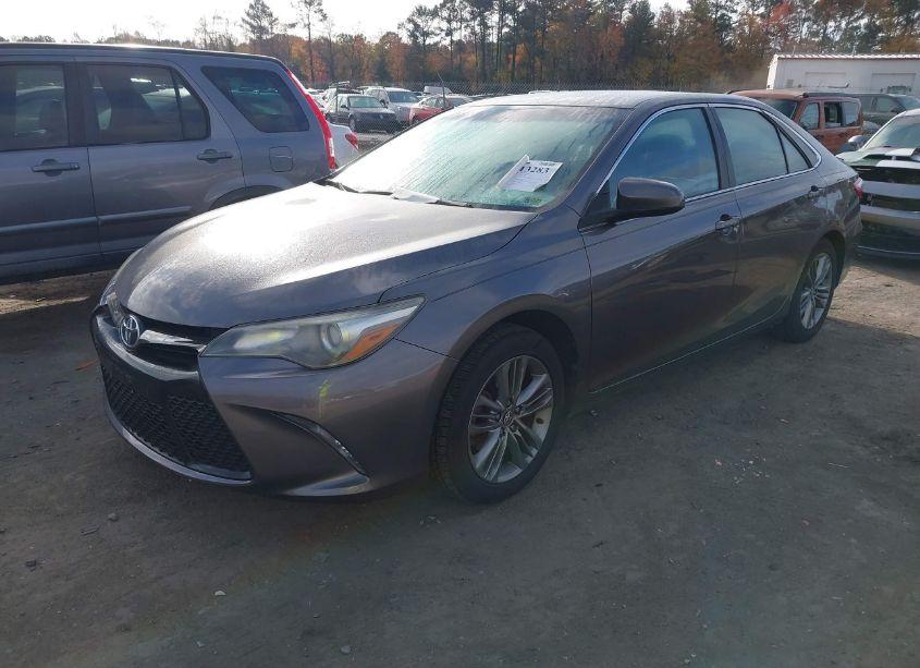 Photo 2 of 2016 Toyota Camry SE (VIN 4T1BF1FK3GU198674)