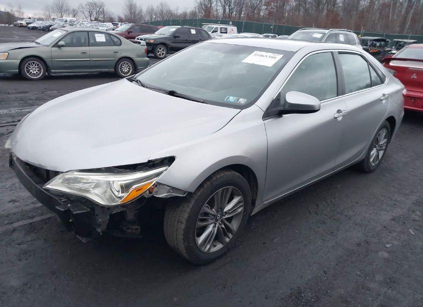 Photo 2 of 2016 Toyota Camry SE (VIN 4T1BF1FK3GU204358)