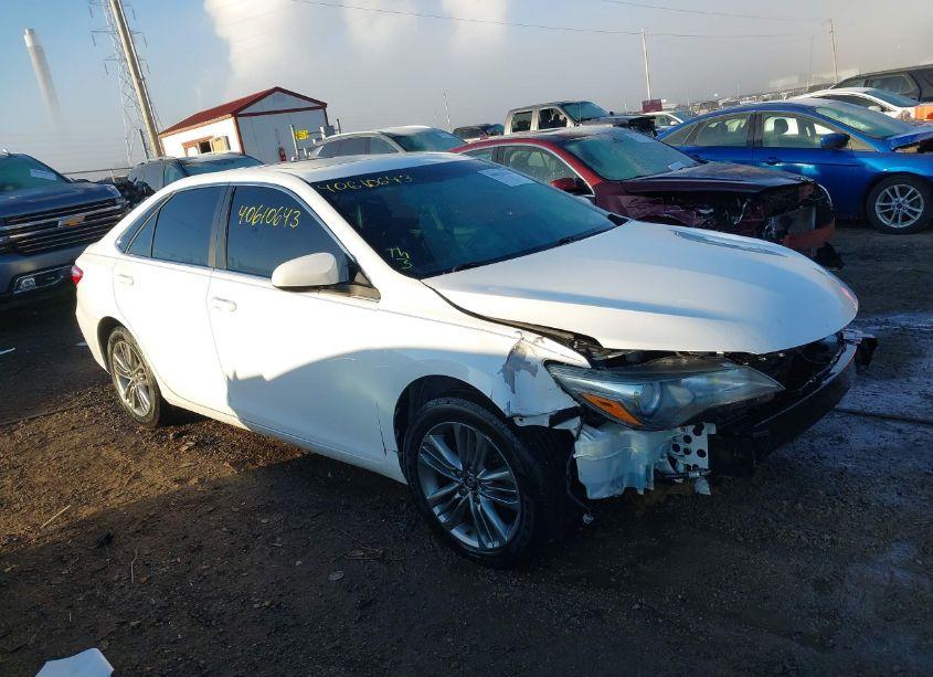 2016 Toyota Camry SE (VIN 4T1BF1FK3GU212671) main photo