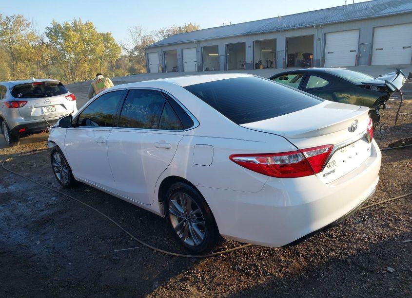 Photo 3 of 2016 Toyota Camry SE (VIN 4T1BF1FK3GU212671)