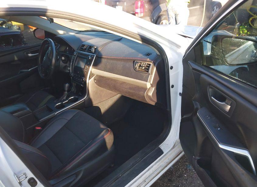 Photo 5 of 2016 Toyota Camry SE (VIN 4T1BF1FK3GU212671)