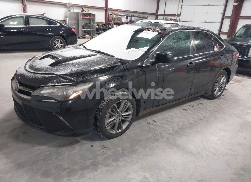 Photo 2 of 2016 Toyota Camry SE (VIN 4T1BF1FK3GU226599)