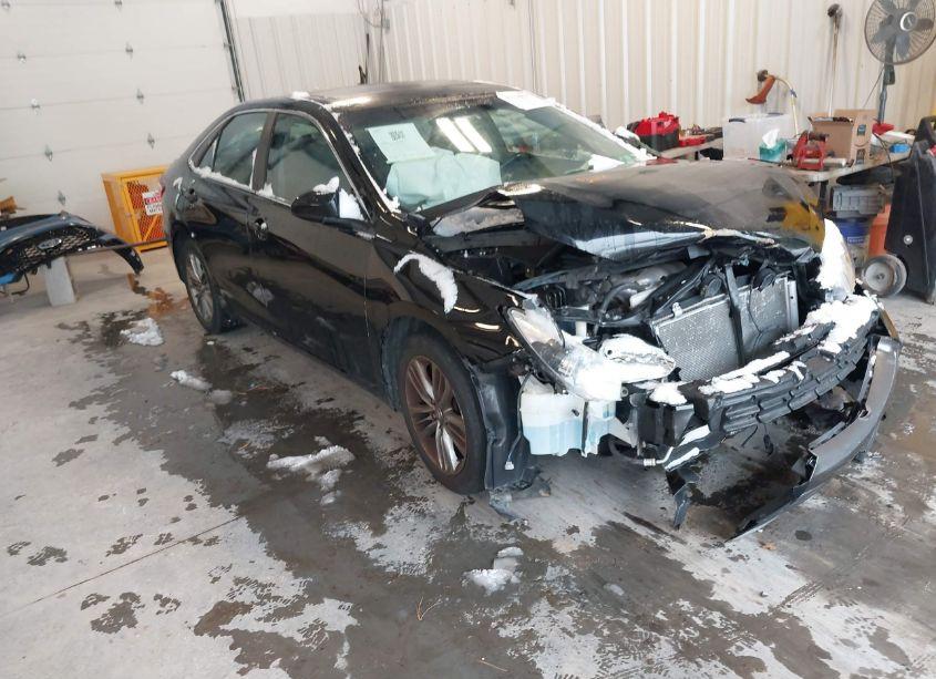 2016 Toyota Camry SE (VIN 4T1BF1FK3GU228305) main photo