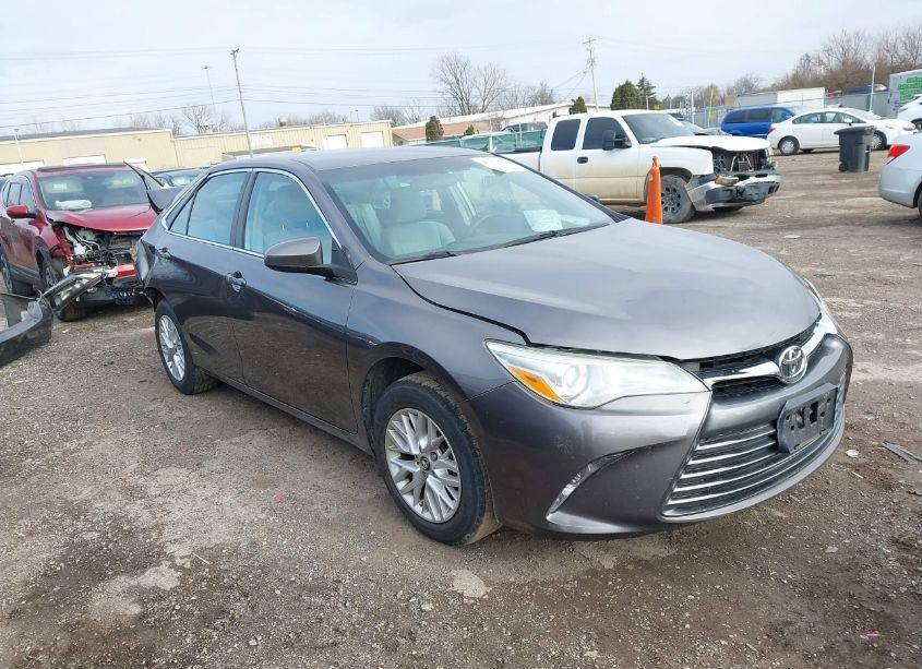 2016 Toyota Camry LE (VIN 4T1BF1FK3GU230359) main photo