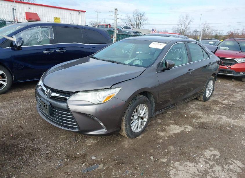 Photo 2 of 2016 Toyota Camry LE (VIN 4T1BF1FK3GU230359)