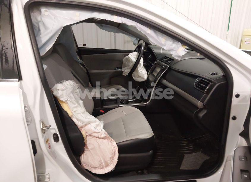 Photo 5 of 2016 Toyota Camry SE (VIN 4T1BF1FK3GU239806)