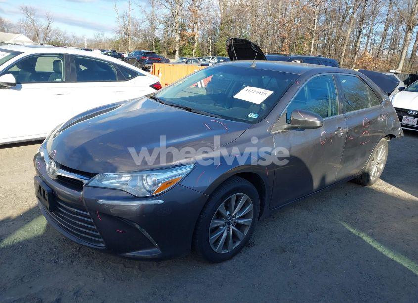 Photo 2 of 2016 Toyota Camry XLE (VIN 4T1BF1FK3GU246917)