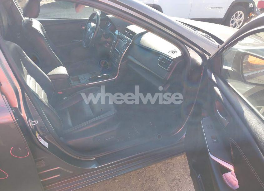 Photo 5 of 2016 Toyota Camry XLE (VIN 4T1BF1FK3GU246917)