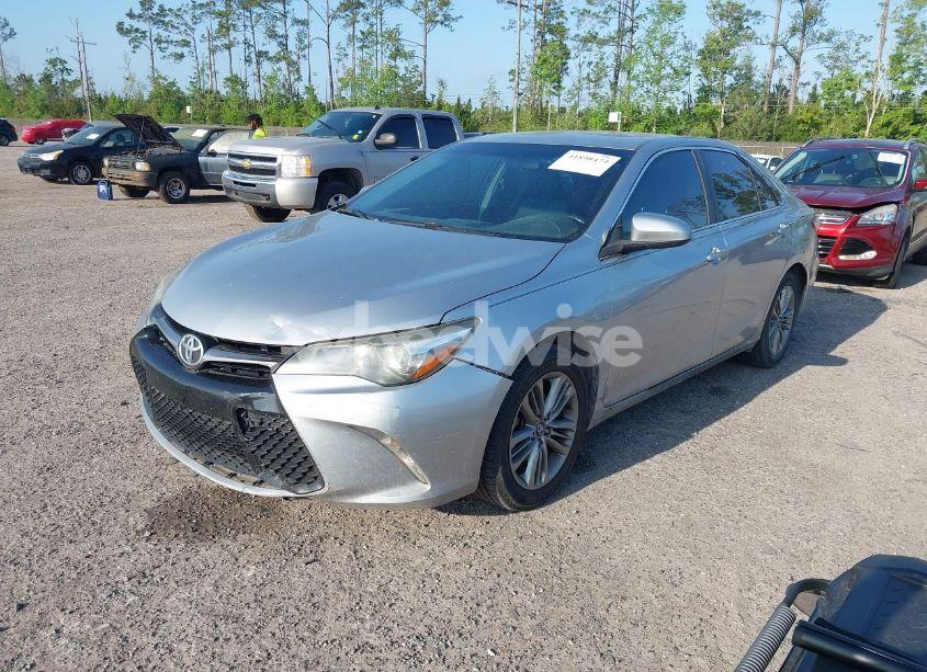 Photo 2 of 2016 Toyota Camry SE (VIN 4T1BF1FK3GU256718)