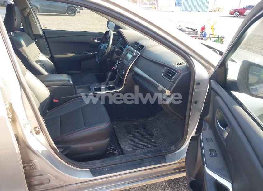 Photo 5 of 2016 Toyota Camry SE (VIN 4T1BF1FK3GU256718)