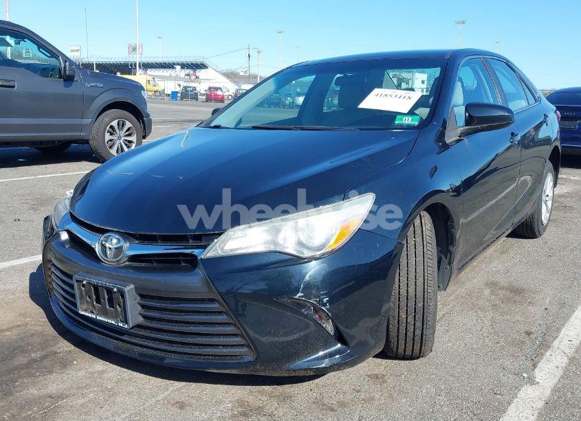 Photo 2 of 2016 Toyota Camry LE (VIN 4T1BF1FK3GU545694)