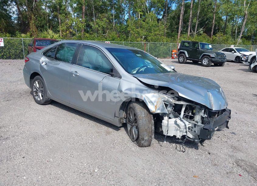 2016 Toyota Camry SE (VIN 4T1BF1FK3GU546196) main photo