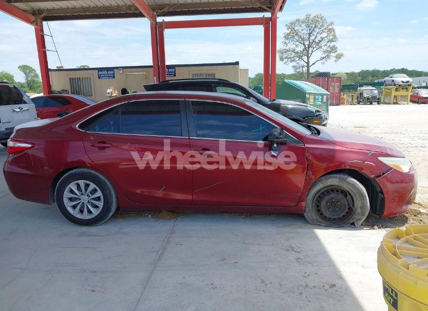 Photo 13 of 2016 Toyota Camry LE (VIN 4T1BF1FK3GU552936)