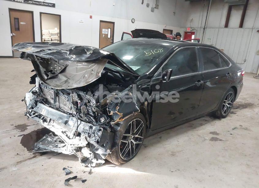 Photo 2 of 2016 Toyota Camry XSE (VIN 4T1BF1FK3GU555108)