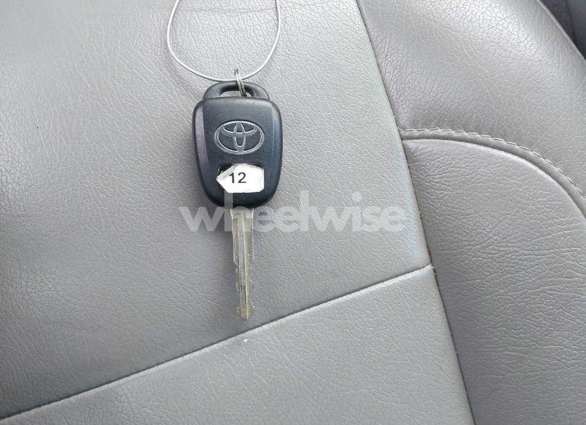 Photo 11 of 2016 Toyota Camry LE (VIN 4T1BF1FK3GU564827)