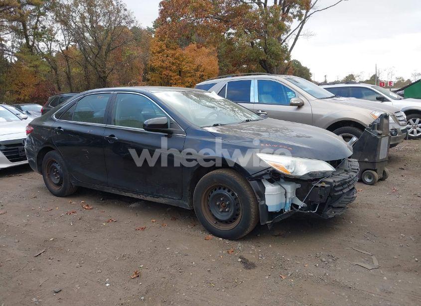Photo 13 of 2016 Toyota Camry LE (VIN 4T1BF1FK3GU564827)