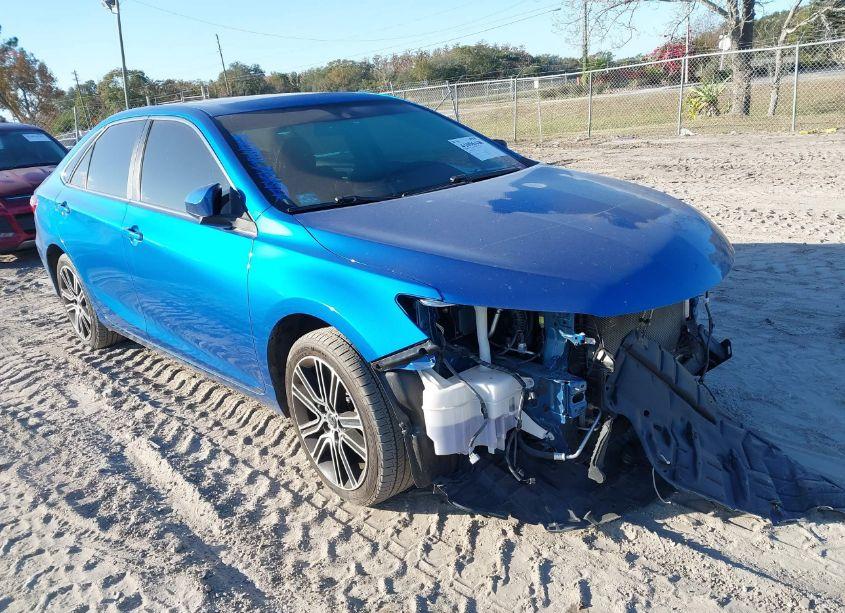 2016 Toyota Camry SE (VIN 4T1BF1FK3GU566948) main photo