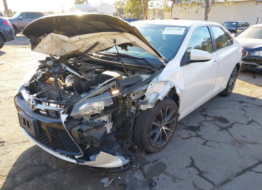 Photo 2 of 2016 Toyota Camry XSE (VIN 4T1BF1FK3GU575715)