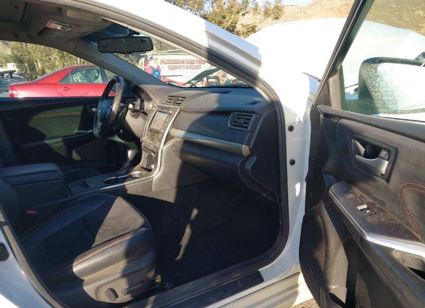 Photo 4 of 2016 Toyota Camry XSE (VIN 4T1BF1FK3GU575715)