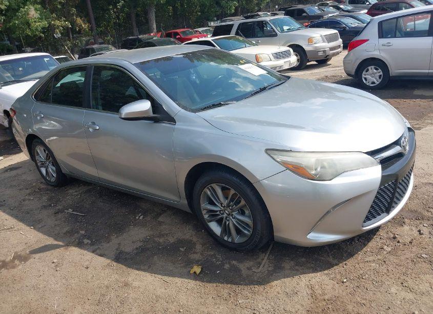 2016 Toyota Camry SE (VIN 4T1BF1FK3GU580932) main photo