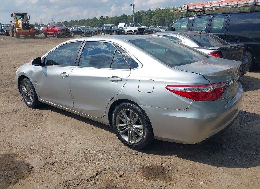 Photo 3 of 2016 Toyota Camry SE (VIN 4T1BF1FK3GU580932)