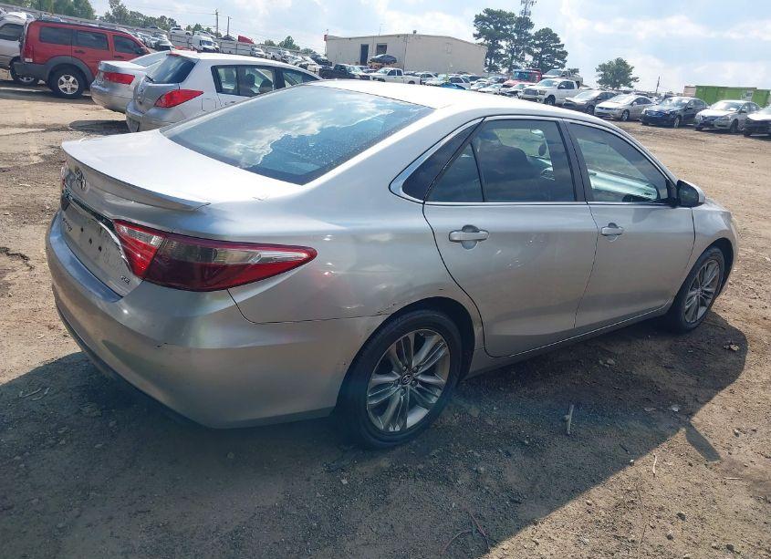 Photo 4 of 2016 Toyota Camry SE (VIN 4T1BF1FK3GU580932)