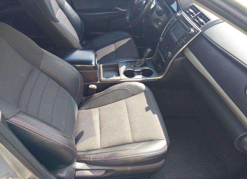 Photo 5 of 2016 Toyota Camry SE (VIN 4T1BF1FK3GU580932)