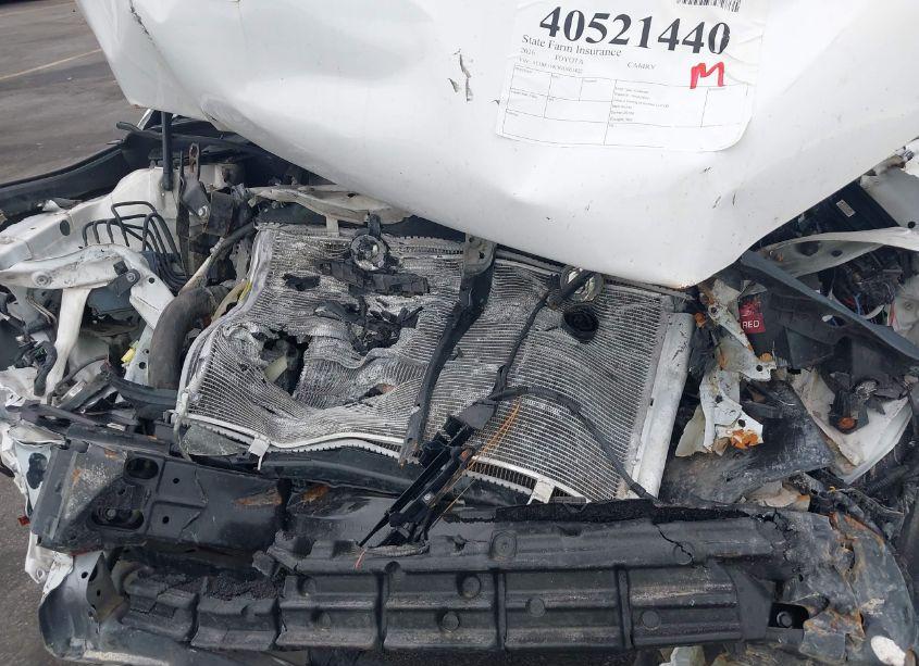 Photo 10 of 2016 Toyota Camry LE (VIN 4T1BF1FK3GU603822)