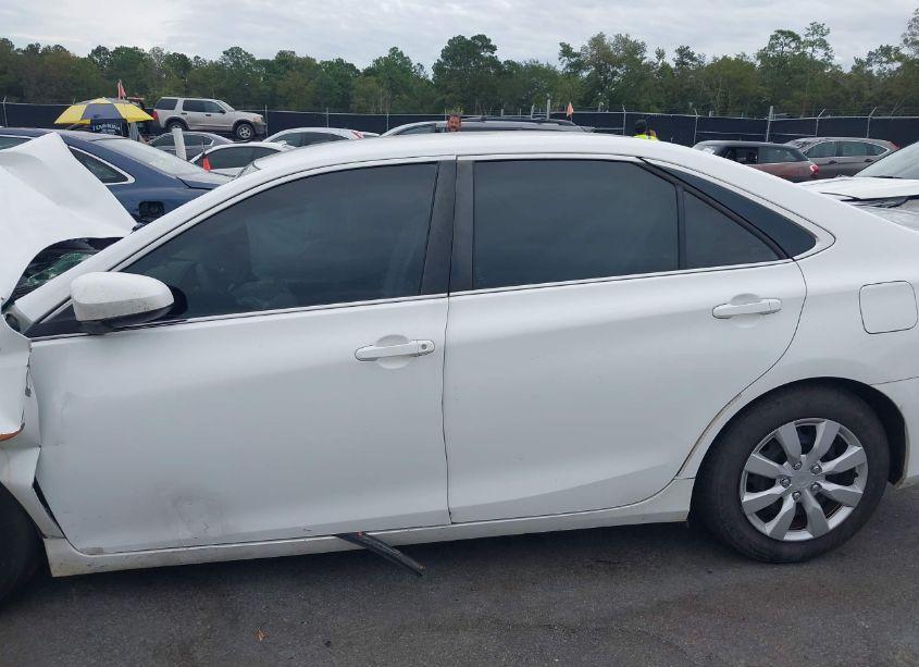 Photo 14 of 2016 Toyota Camry LE (VIN 4T1BF1FK3GU603822)