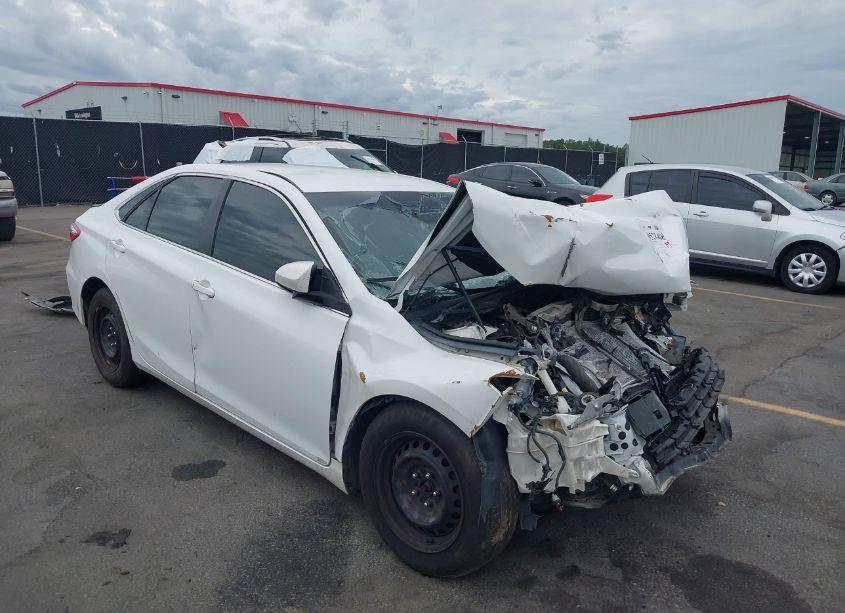 Photo 6 of 2016 Toyota Camry LE (VIN 4T1BF1FK3GU603822)