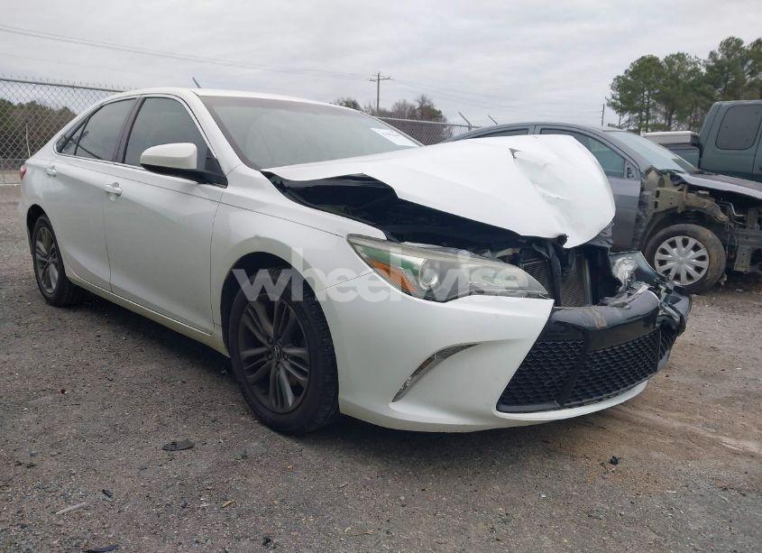 2017 Toyota Camry SE (VIN 4T1BF1FK3HU274086) main photo