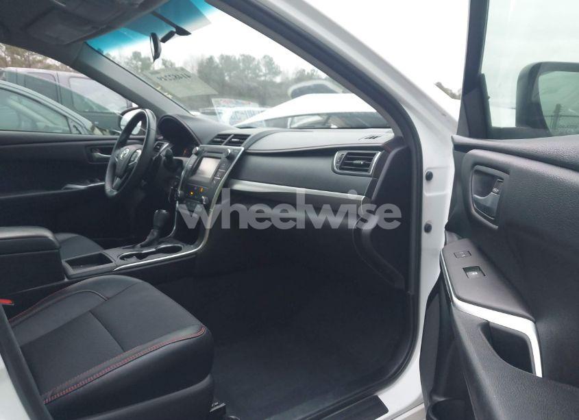 Photo 5 of 2017 Toyota Camry SE (VIN 4T1BF1FK3HU274086)