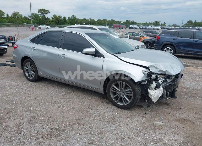 2017 Toyota Camry SE (VIN 4T1BF1FK3HU298629) main photo