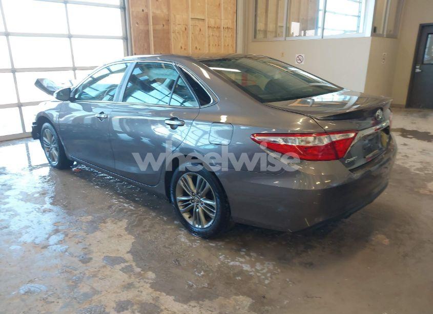 Photo 3 of 2017 Toyota Camry SE (VIN 4T1BF1FK3HU308933)