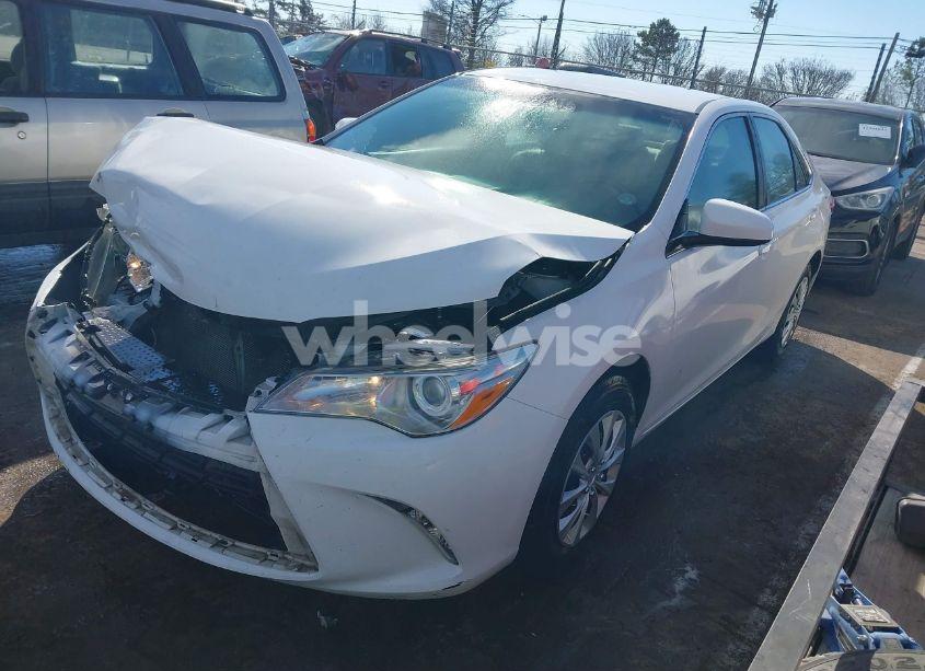Photo 2 of 2017 Toyota Camry LE (VIN 4T1BF1FK3HU332181)