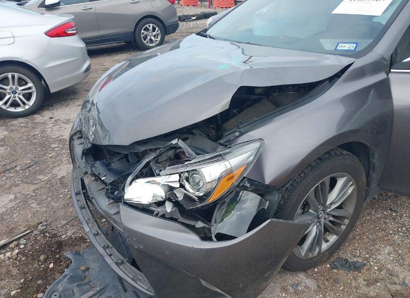 Photo 6 of 2017 Toyota Camry SE (VIN 4T1BF1FK3HU335176)