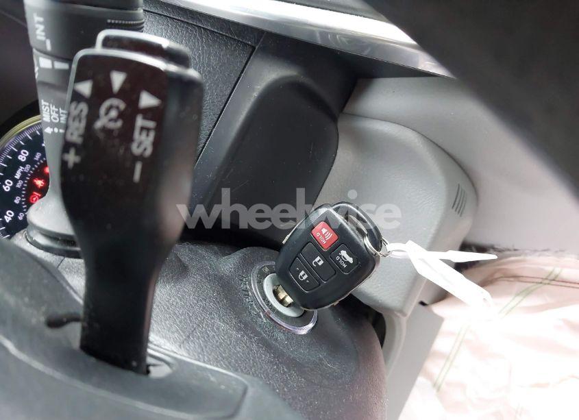 Photo 11 of 2017 Toyota Camry LE (VIN 4T1BF1FK3HU355475)