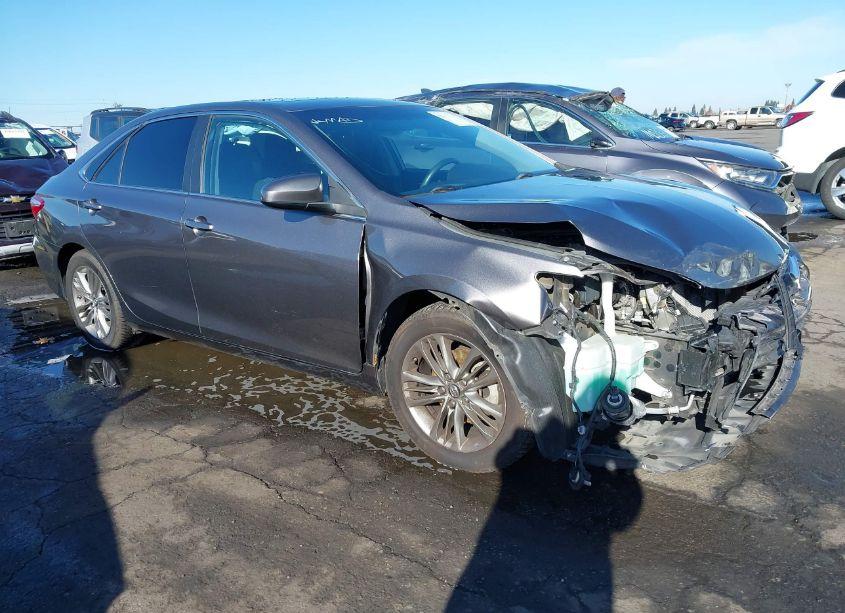 2017 Toyota Camry SE (VIN 4T1BF1FK3HU364208) main photo