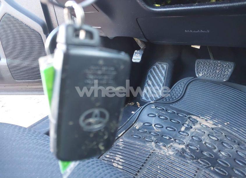 Photo 11 of 2017 Toyota Camry SE (VIN 4T1BF1FK3HU366282)