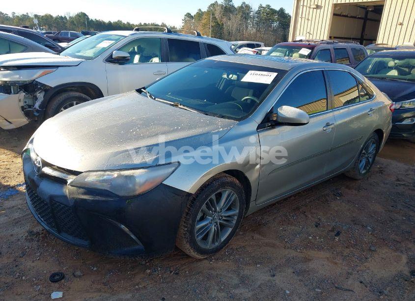 Photo 2 of 2017 Toyota Camry SE (VIN 4T1BF1FK3HU366282)