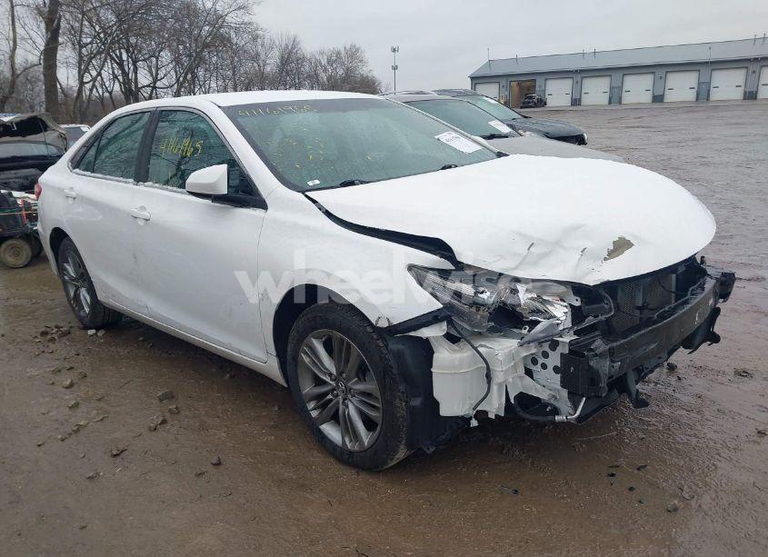 2017 Toyota Camry SE (VIN 4T1BF1FK3HU373815) main photo