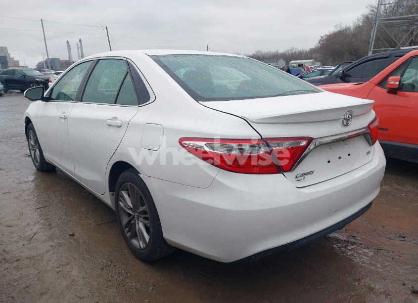 Photo 3 of 2017 Toyota Camry SE (VIN 4T1BF1FK3HU373815)