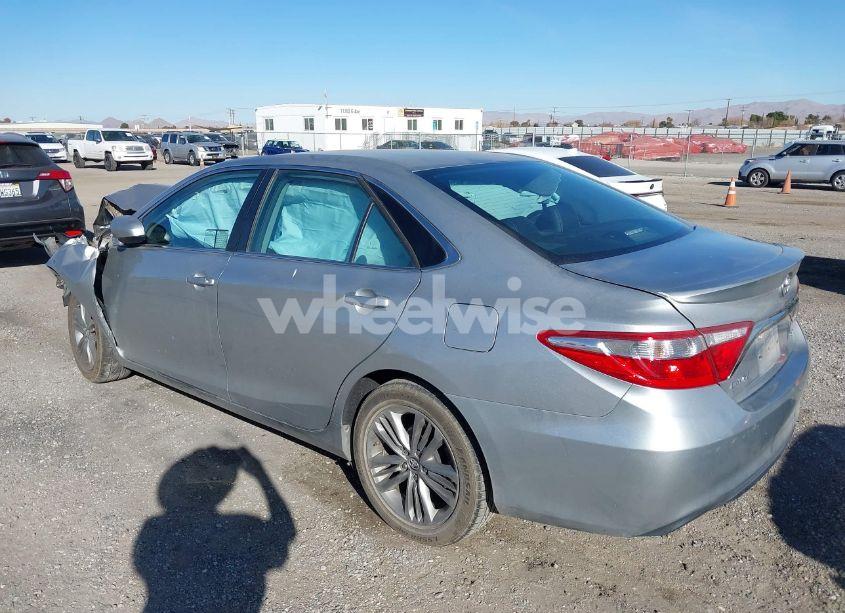 Photo 3 of 2017 Toyota Camry SE (VIN 4T1BF1FK3HU404917)