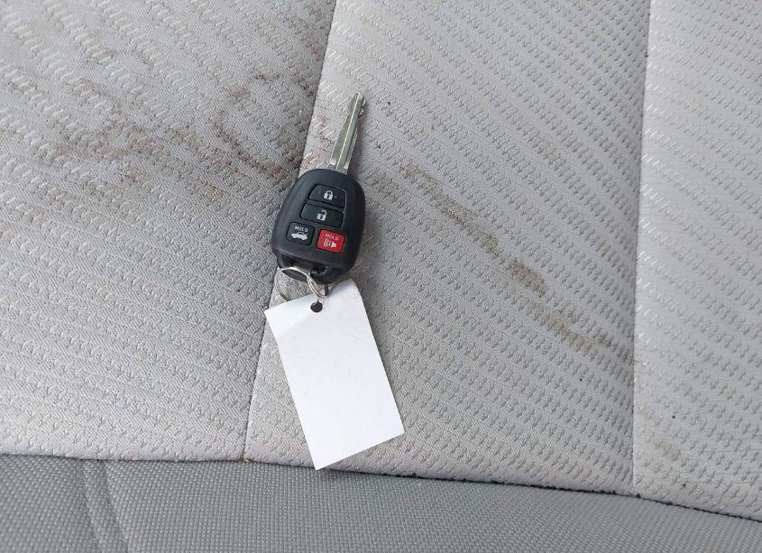 Photo 11 of 2017 Toyota Camry LE (VIN 4T1BF1FK3HU408935)